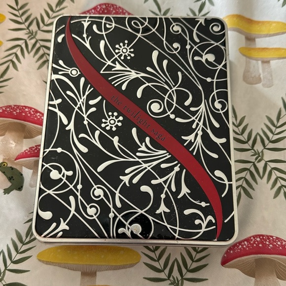 TWILIGHT Collector Journals with Tin - Picture 1 of 4